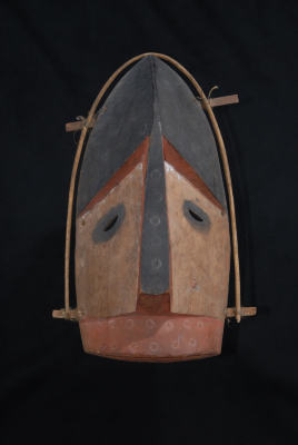 Carved mask (Nakirnalik--Snub-nosed one)